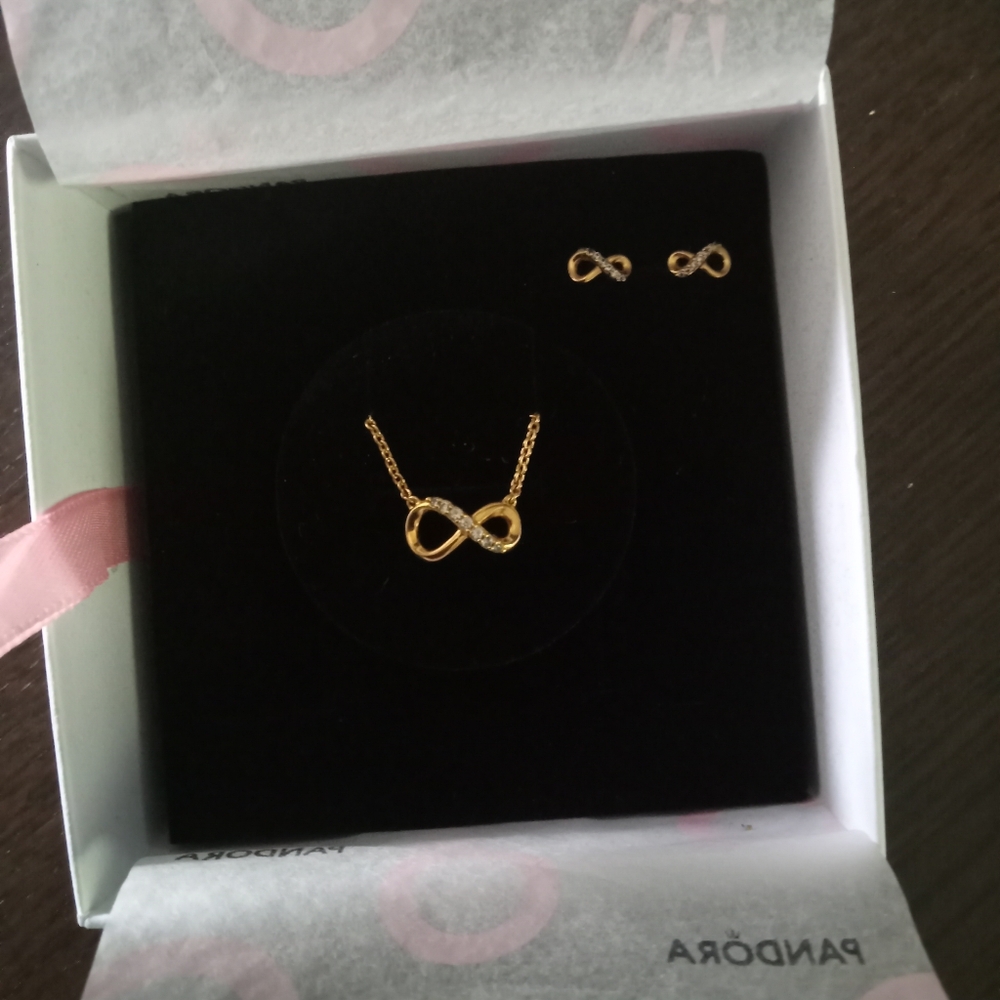 Pandora Gold Infinity Necklace and Earrings Set